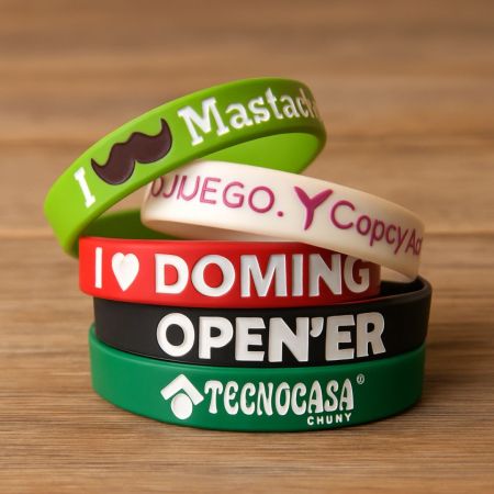 Opaska na rękę z PVC i silikonu z wytłoczonym wypełnieniem
